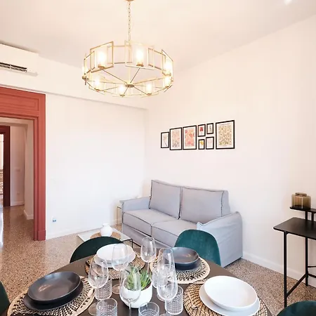 Elegant Apartment With View Of Castel Sant'Angelo-3